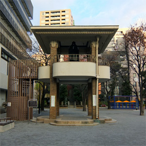 摜05